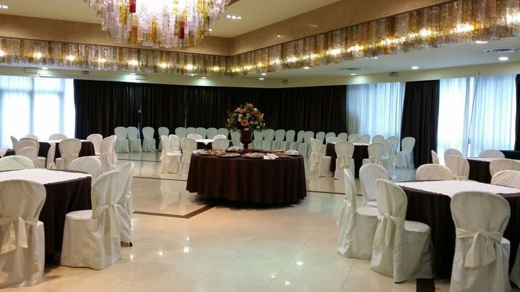 Hotel Palace Prato Luaran gambar