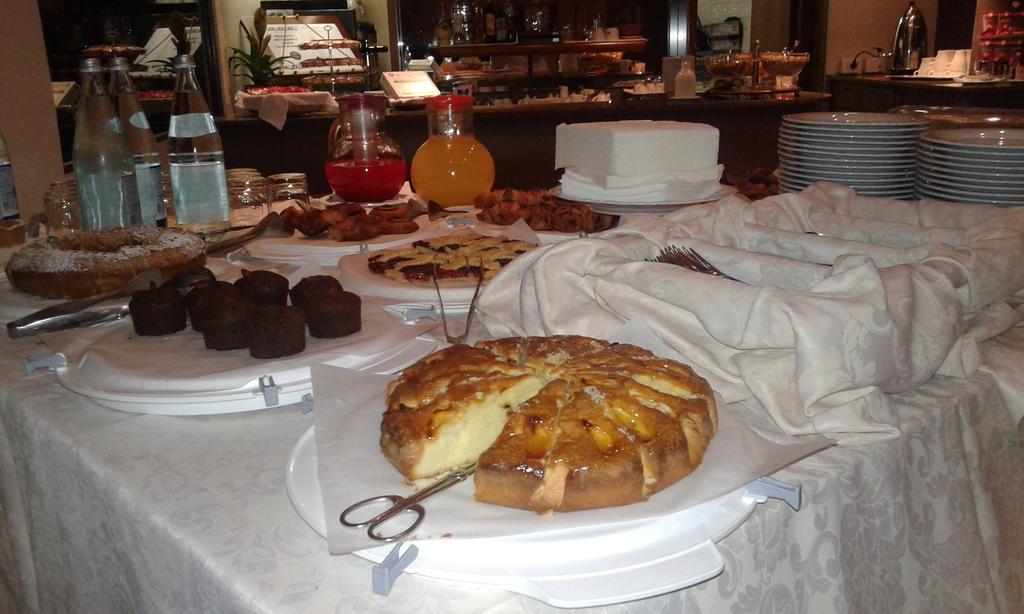 Hotel Palace Prato Luaran gambar